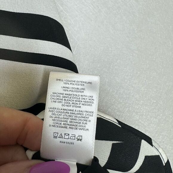 Express Double V Geometric Striped Downtown Cami L - Picture 4 of 4